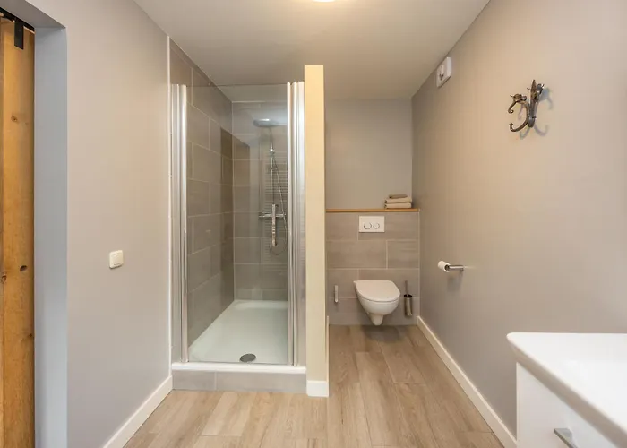 Luxe Leonardus * 팔켄뷔르흐안더횔